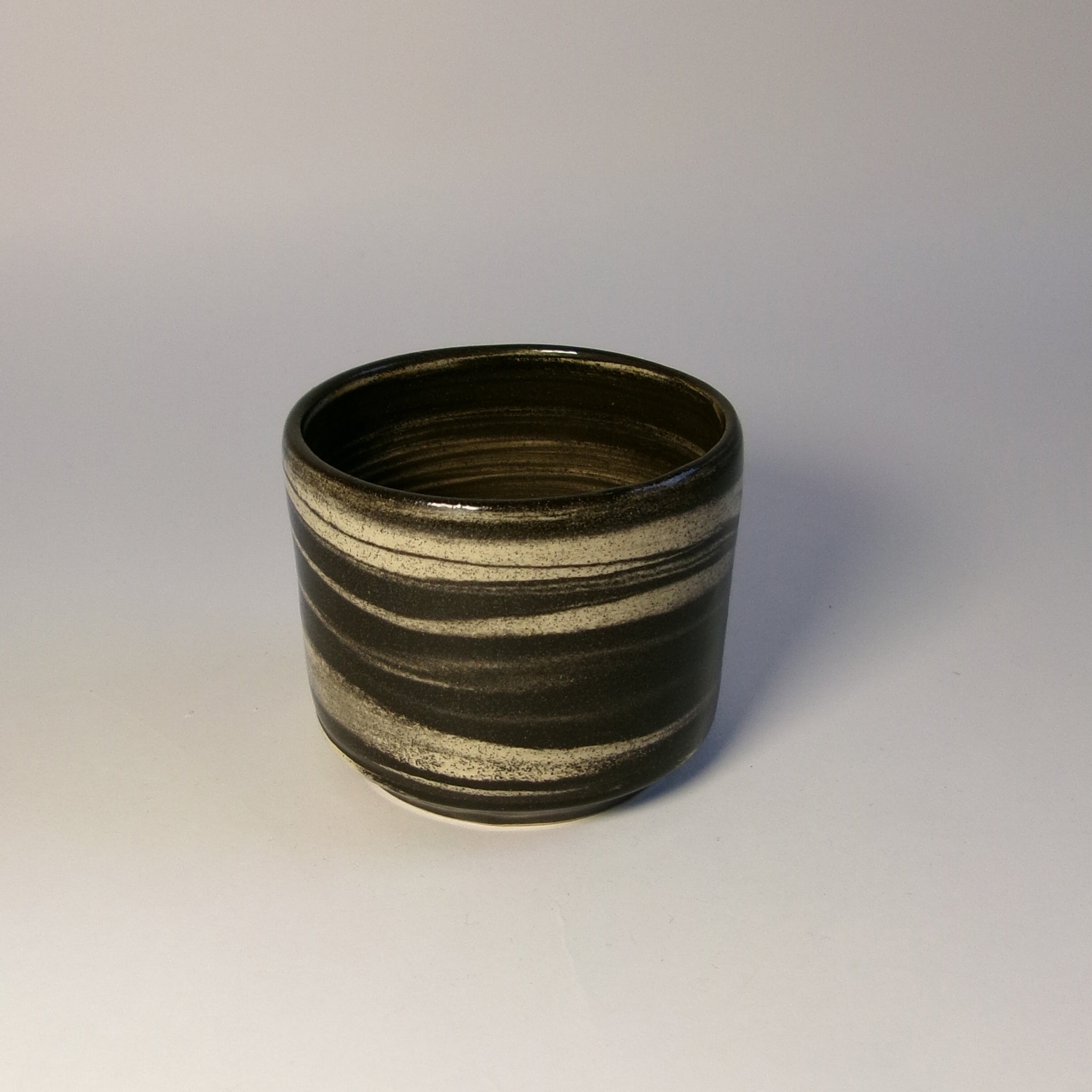 BLACK MARBLE MUG