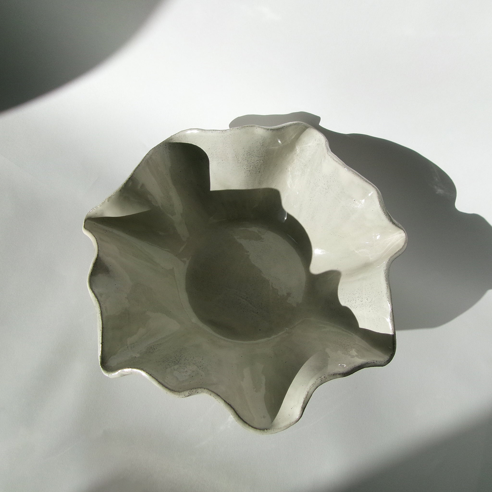 WHITE WAVY BOWL